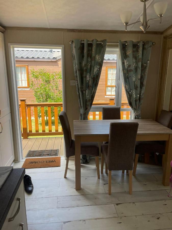 Fern Lodge With Hot Tub Stonham Aspall Buitenkant foto