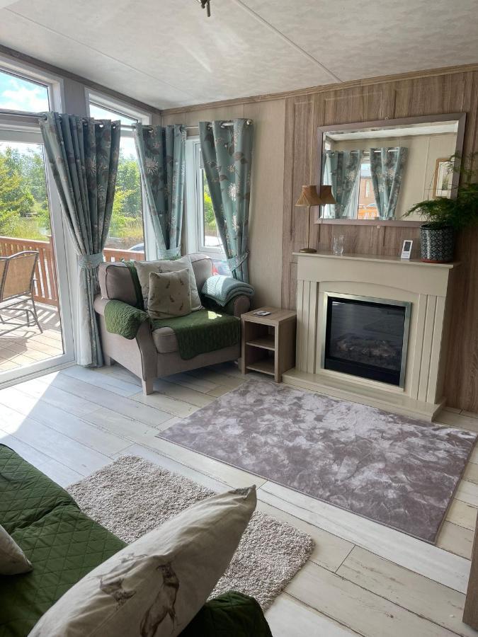 Fern Lodge With Hot Tub Stonham Aspall Buitenkant foto